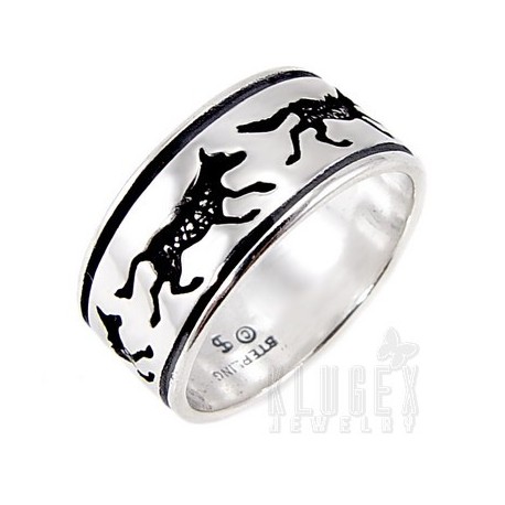 Sterling Silver Ring with Wolf Size 7