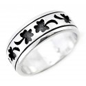 Sterling Silver Band Ring with Clover 