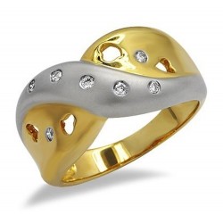 18K Two-Tone Gold Ring w Diamond